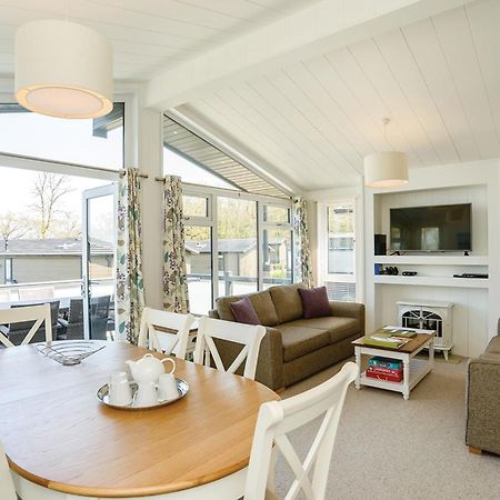 Готель Woodside Coastal Retreat Fishbourne  Екстер'єр фото